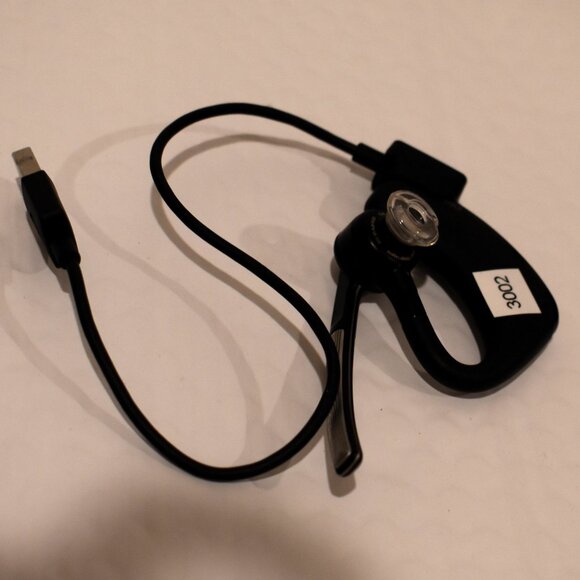 Plantronics Voyager Legend Bluetooth Headset - Picture 2 of 4